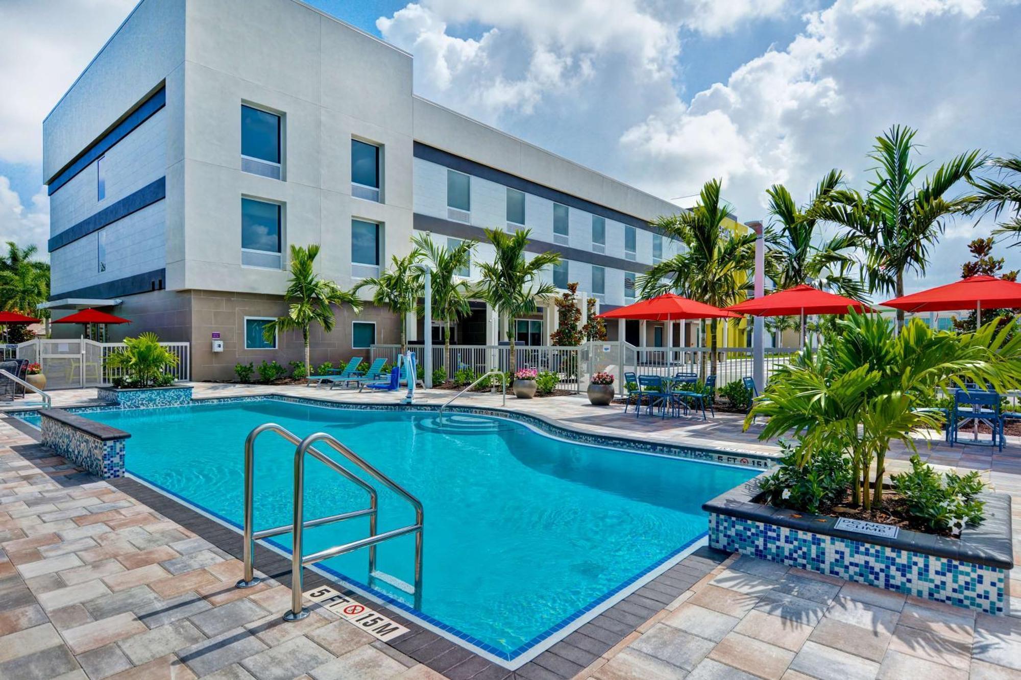 Home2 Suites By Hilton Naples I-75 Pine Ridge Road Eksteriør bilde