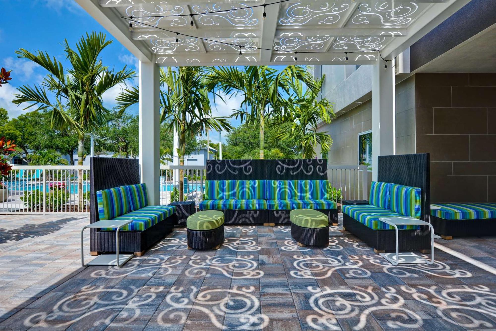 Home2 Suites By Hilton Naples I-75 Pine Ridge Road Eksteriør bilde